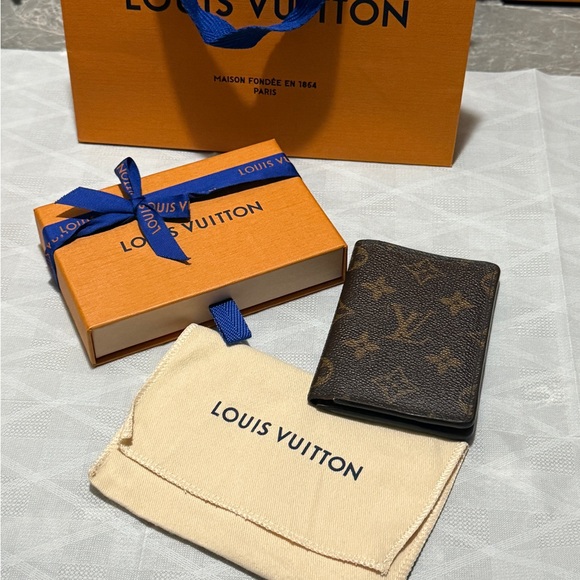 Authentic Louis Vuitton Pocket Organizer in Monogram. Priced to Sell ASAP! - Picture 2 of 5